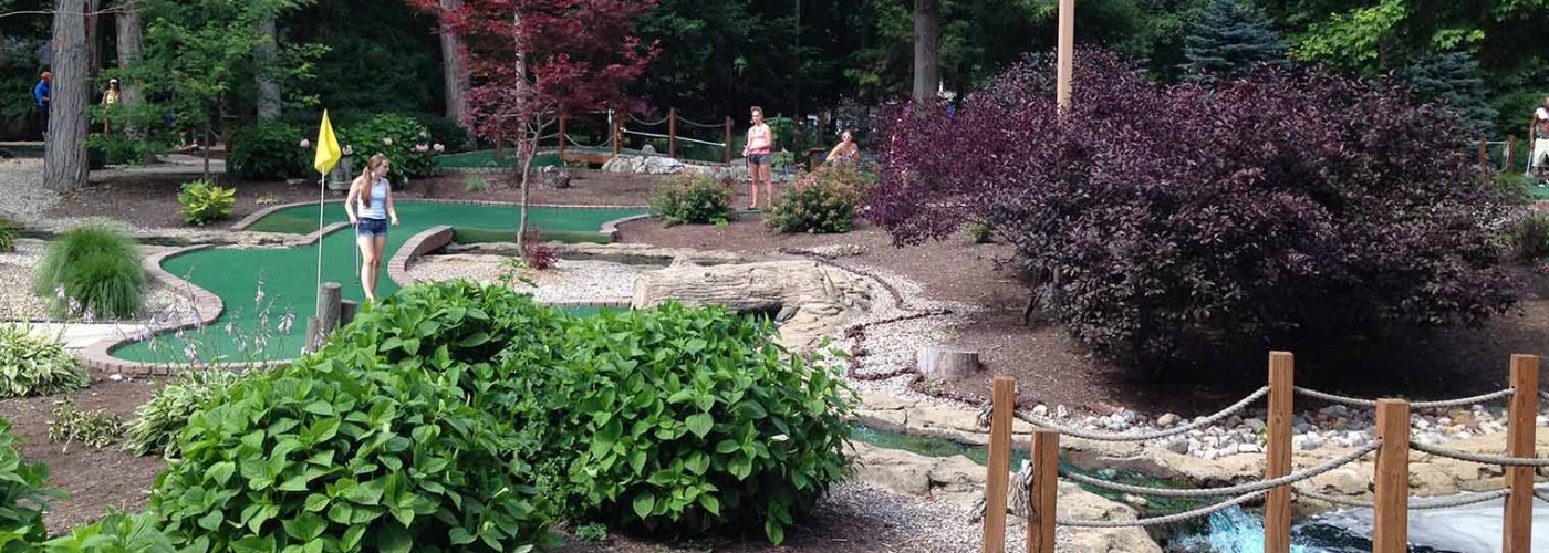 War of 18 Holes Miniature Golf